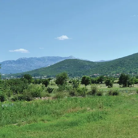 Lovely In Dugopolje With Wifi * Σπλιτ